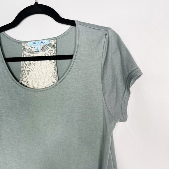 New She + Sky Green Small S Lace Open Back Ruffle Detail Short Sleeve Top Tee - Picture 3 of 10